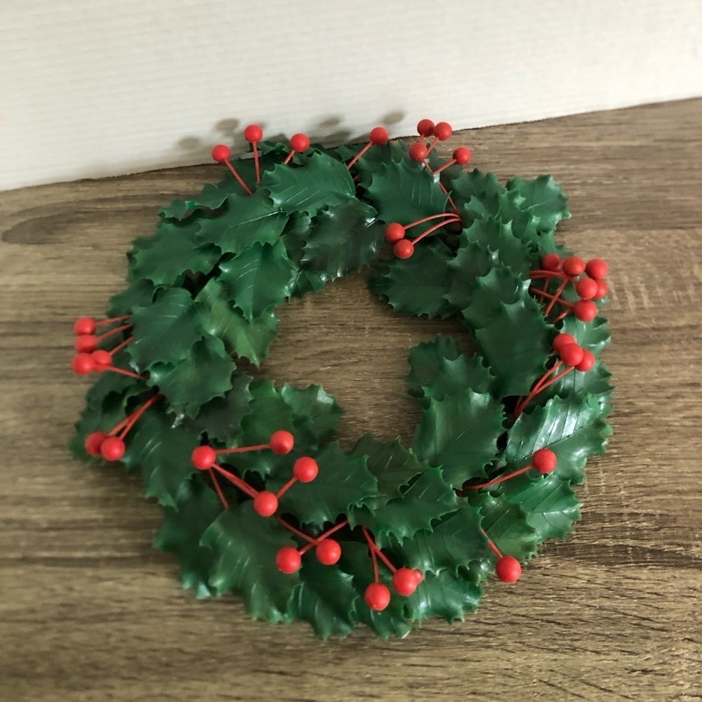Vtg Kitchy MCM Plastic Holly Wreath